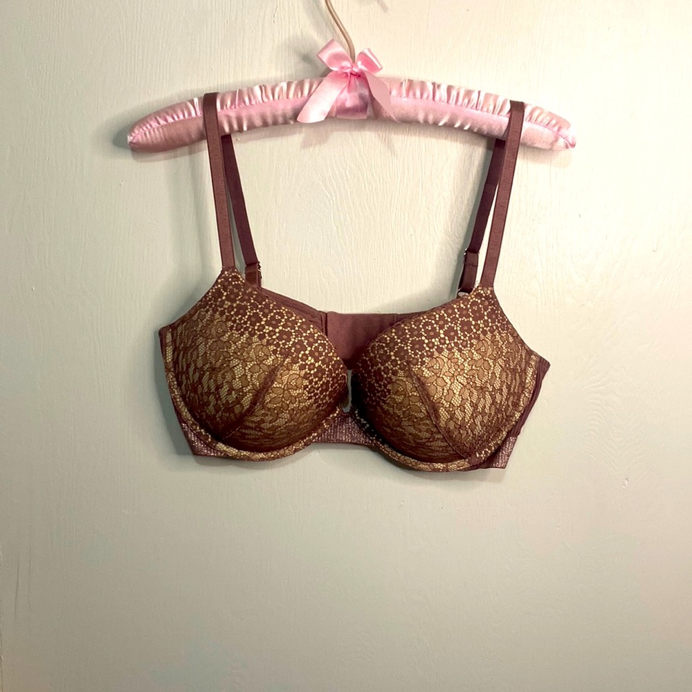 Victoria’s Secret mauve color good amt of push-up & underwire bra size 38C.